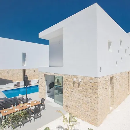Willa The Ultimate 5 Star Holiday In With Private Pool And Close To The Beach 1546