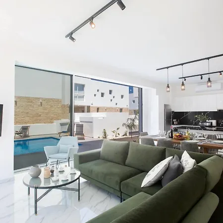 The Ultimate 5 Star Holiday In With Private Pool And Close To The Beach 1546