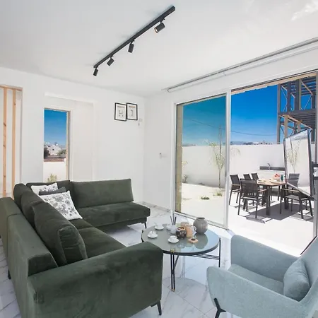 The Ultimate 5 Star Holiday In With Private Pool And Close To The Beach 1546