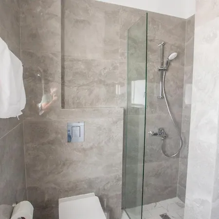 Villa The Ultimate 5 Star Holiday In With Private Pool And Close To The Beach 1546 *